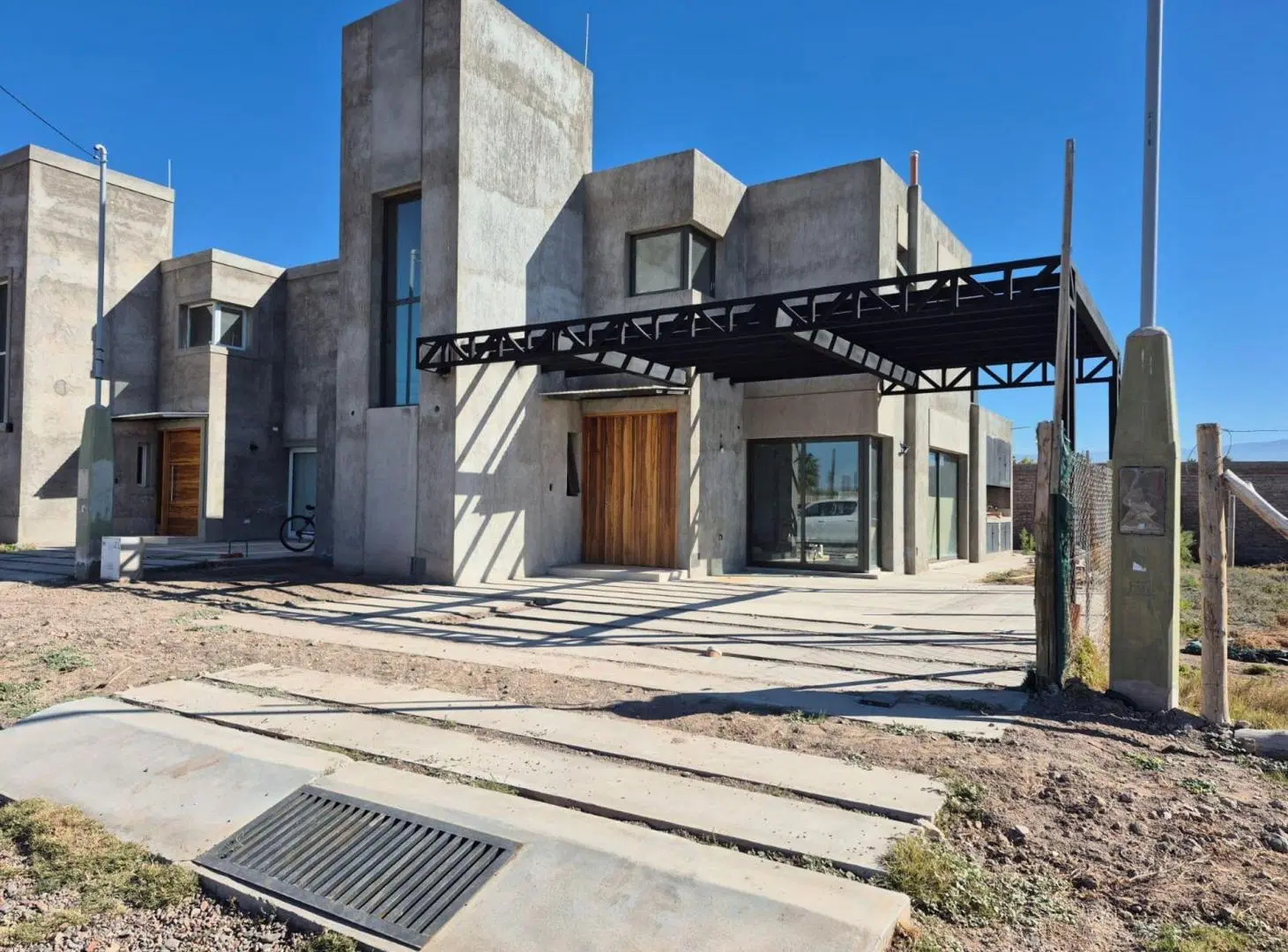 VENTA CASA DE CATEGORIA A ESTRENAR. Guaymallén 4
