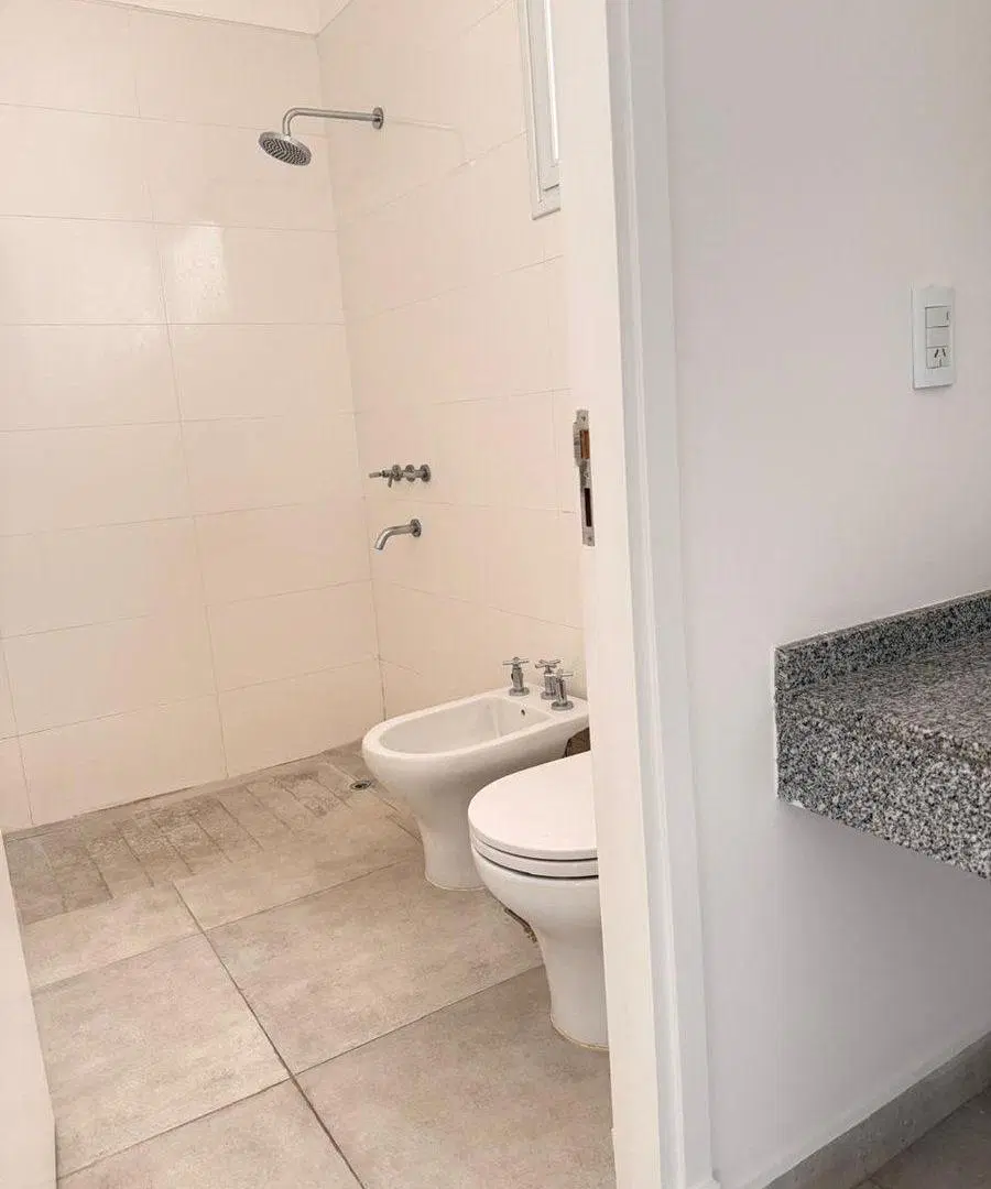 VENTA: Amplio departamento-terraza y hermosa vista 5
