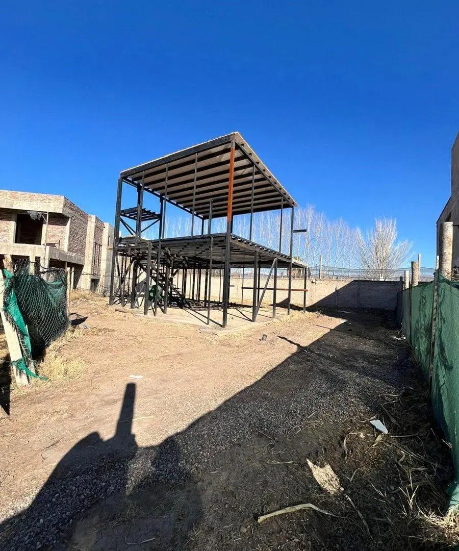 VENTA DE LOTE CON OBRA INICIADA EN STEEL FRAME 3