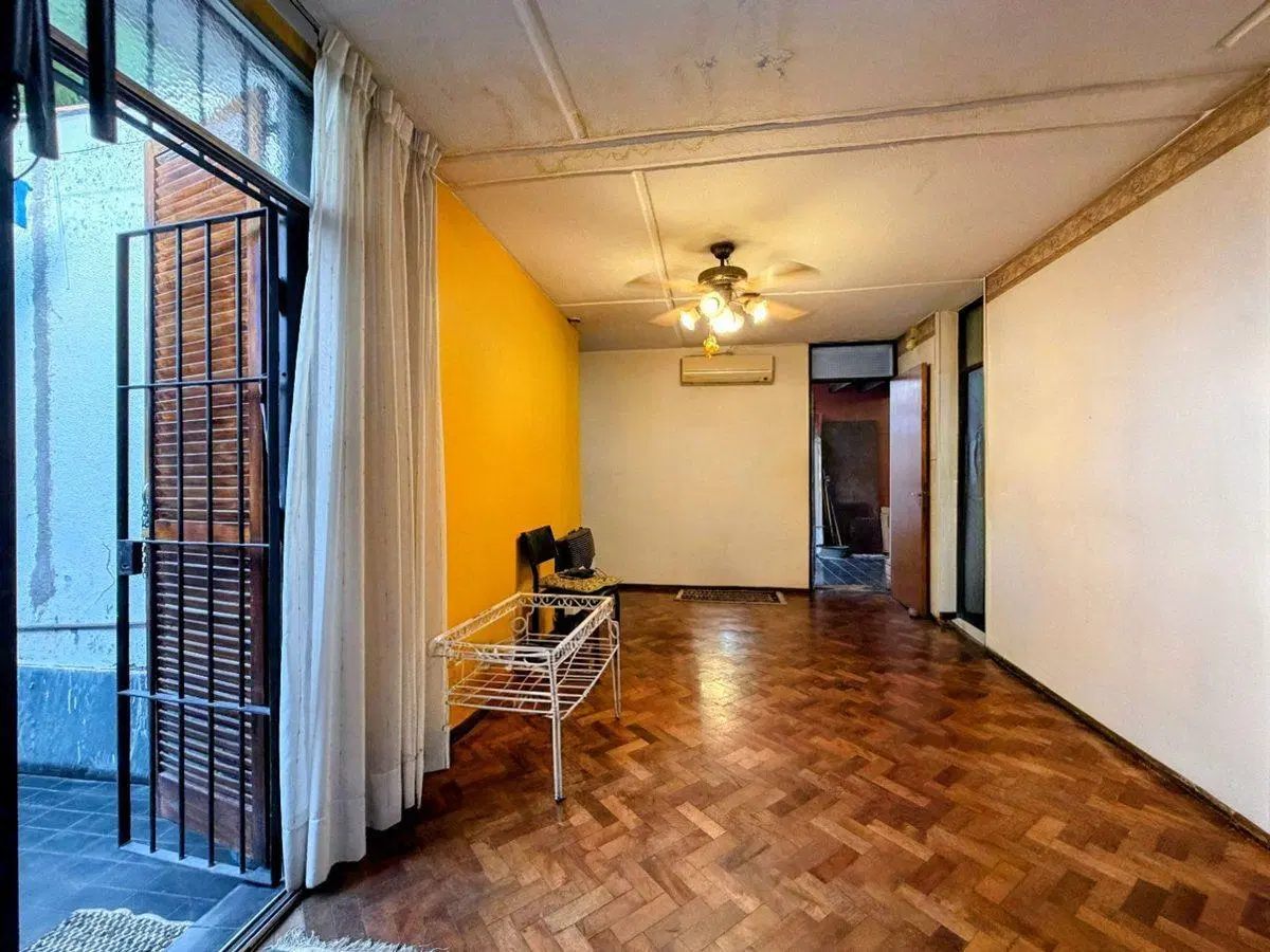 VENTA CASA EN BARRIO SANTA ANA, 3 DORMITORIOS 2