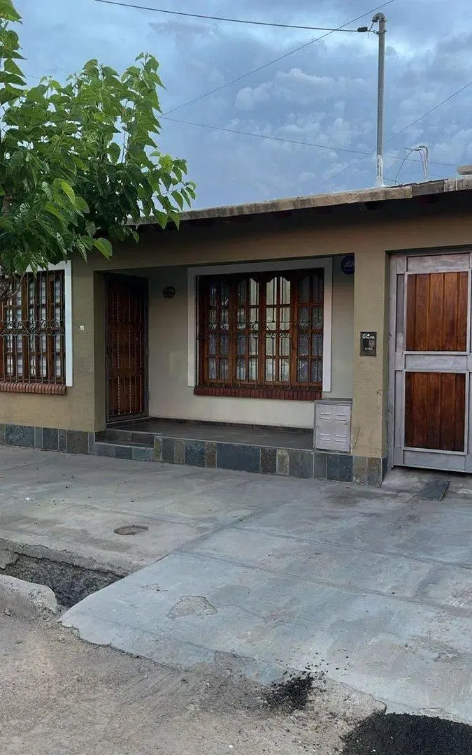 VENTA DE CASA - RODEO DE LA CRUZ -GUAYMALLEN  MZA. 3