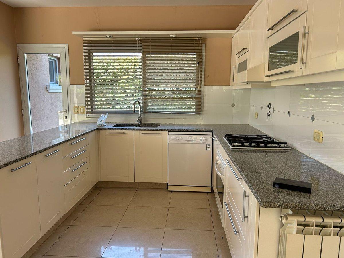 Foto de Casa 7 ambientes Venta La Vacherie Country Golf, imagen 3
