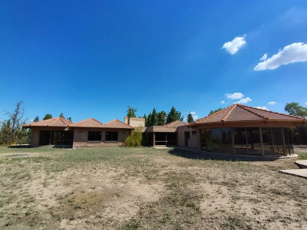 Se vende casa en Barrio La Colina,Chacras de Coria 8