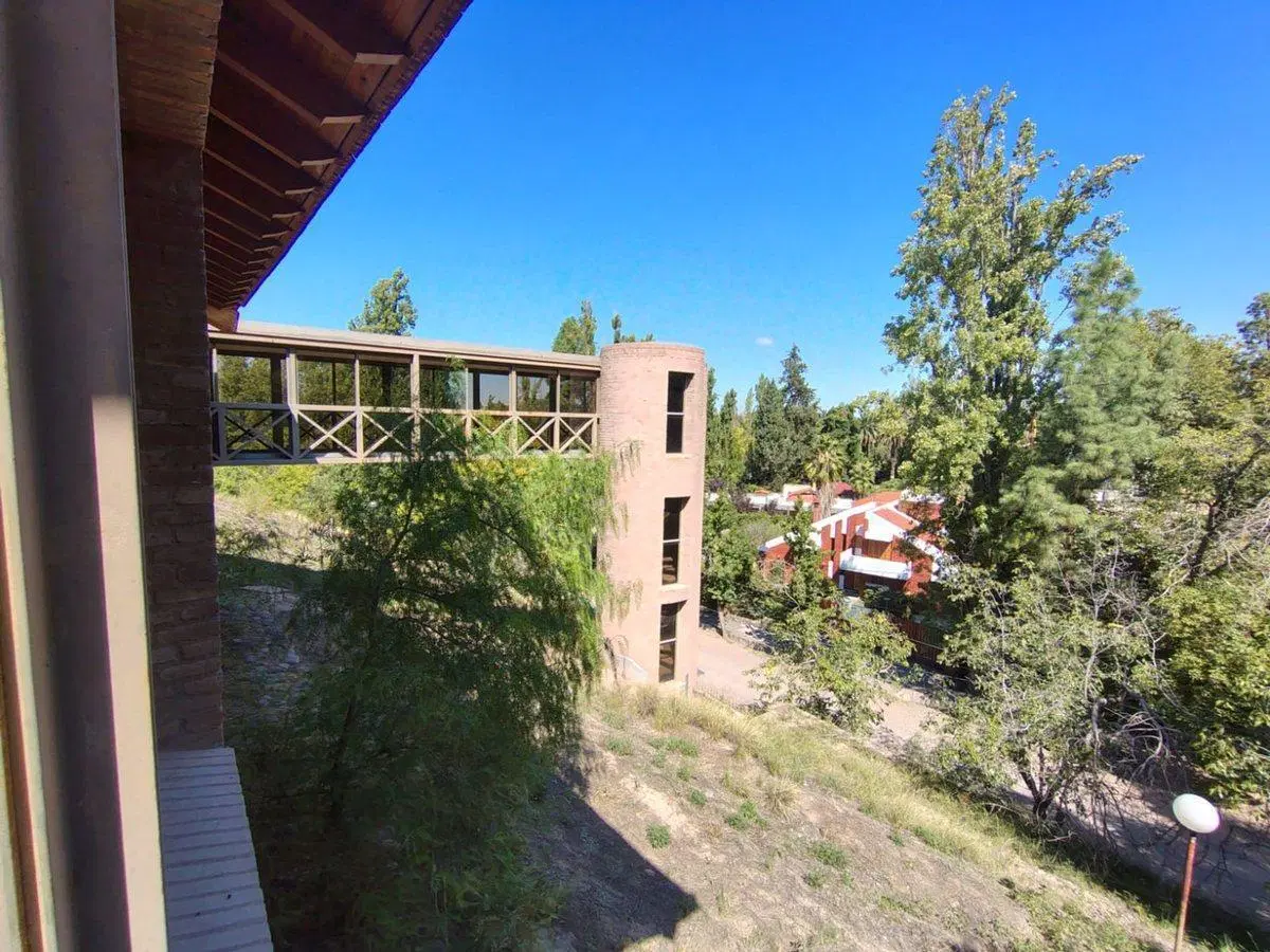 Se vende casa en Barrio La Colina,Chacras de Coria 4