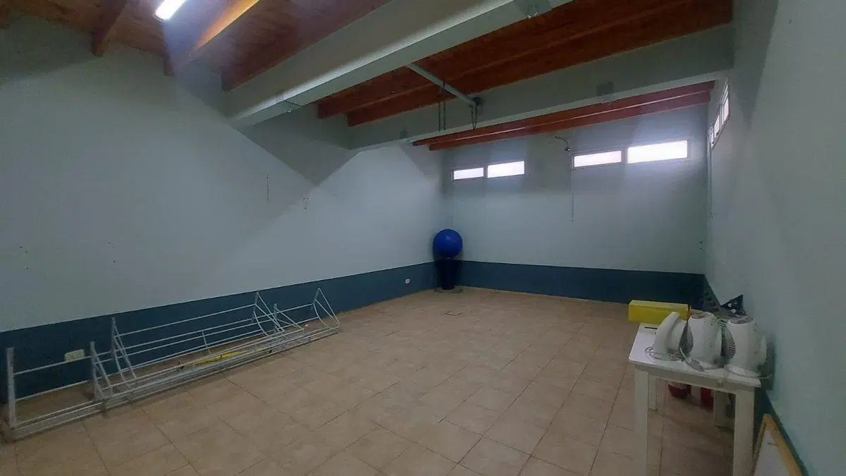 VENTA CASA BAÑOS ADAPTADOS CONSULTORIO GUAYMALLÉN 3