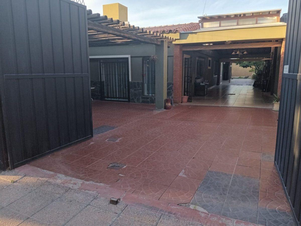Foto de VENTA CASA Y DEPARTAMENTO EN GODOY CRUZ MENDOZA., imagen 5
