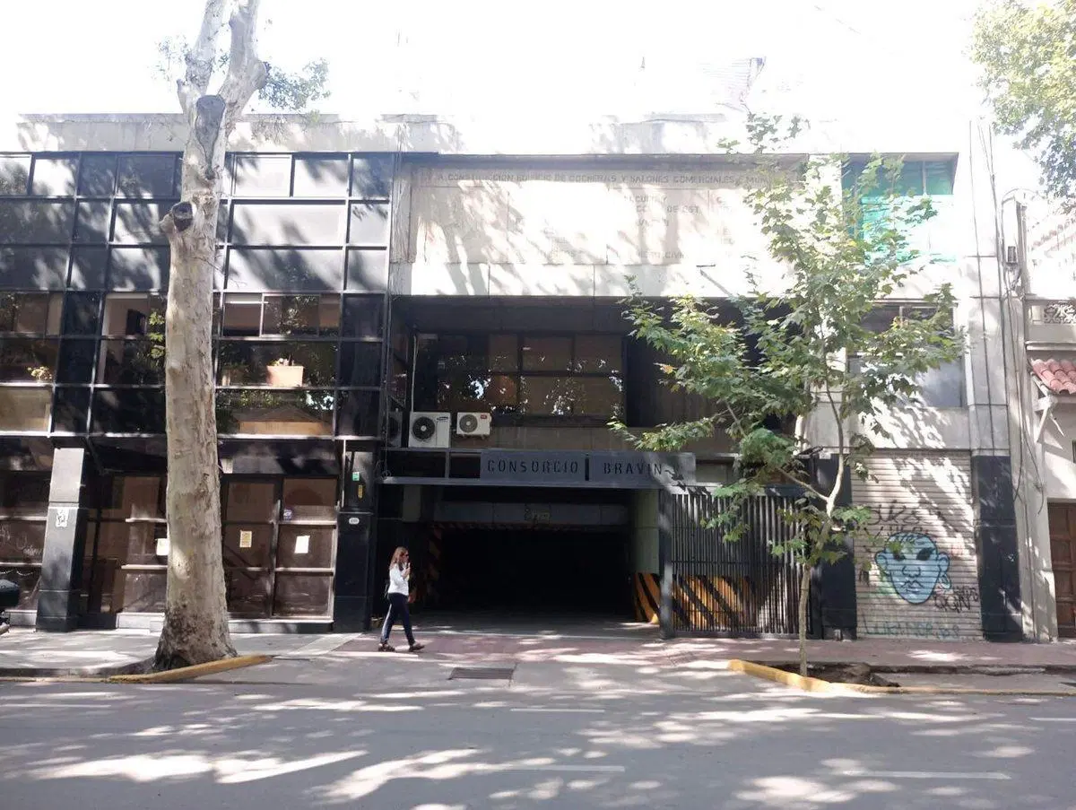 VENTA COCHERA FIJA CALLE GUTIERREZ CIUDAD MZA 8