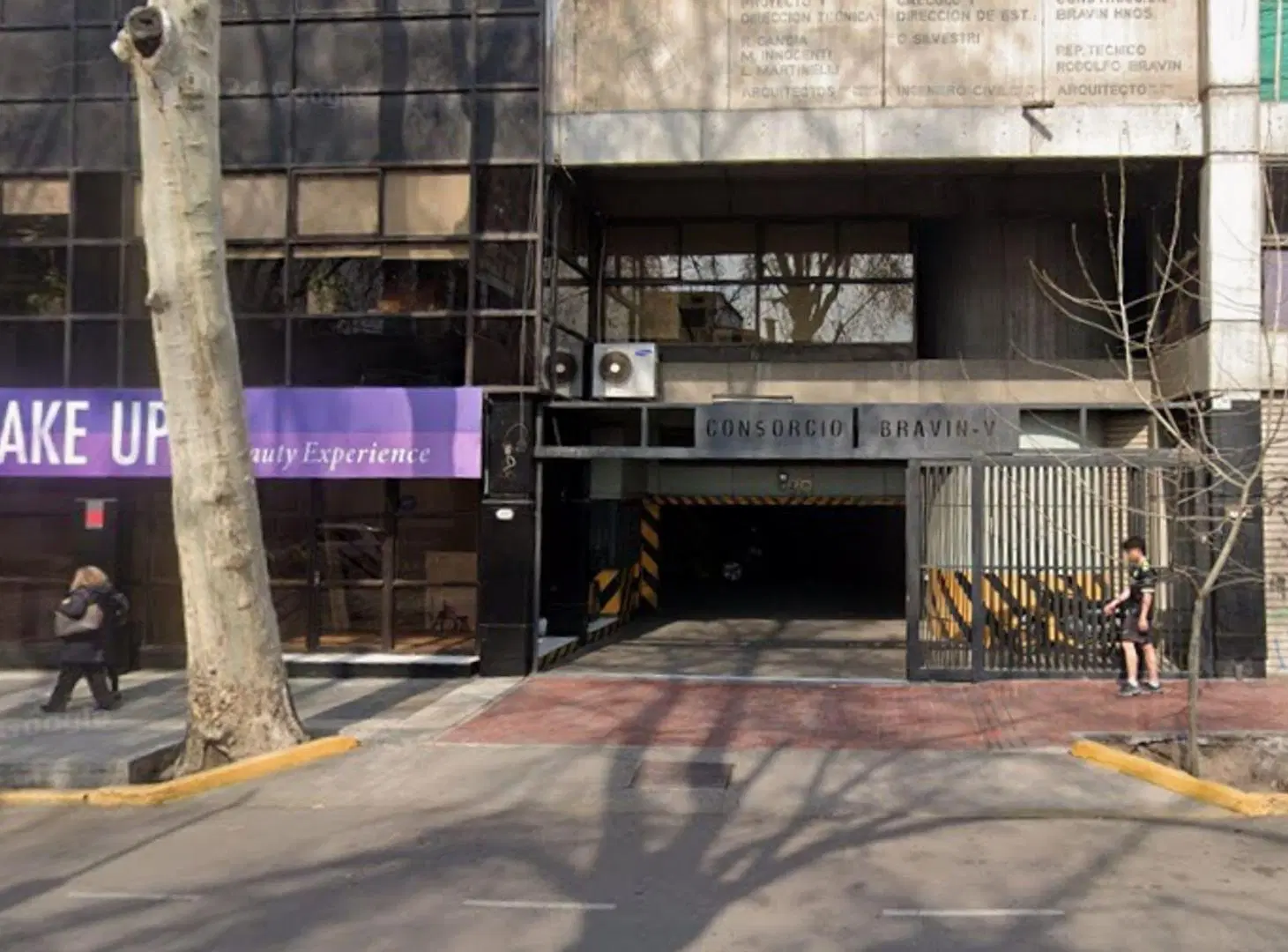VENTA COCHERA FIJA CALLE GUTIERREZ CIUDAD MZA 4