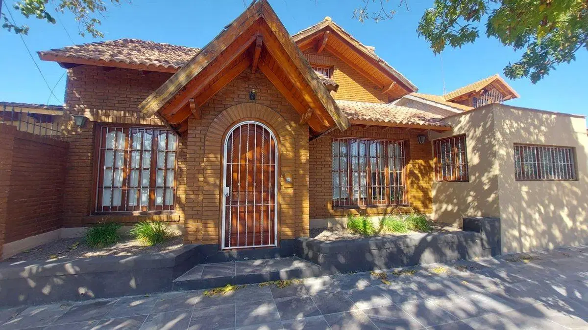 VENTA CASA CON PILETA QUINCHO RIVADAVIA MENDOZA 2