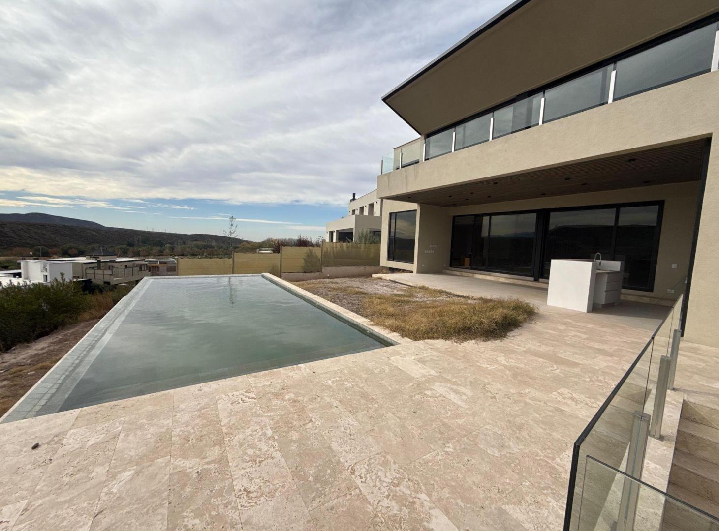 Foto de Alquiler Casa en barrio Aguaribay, imagen 5