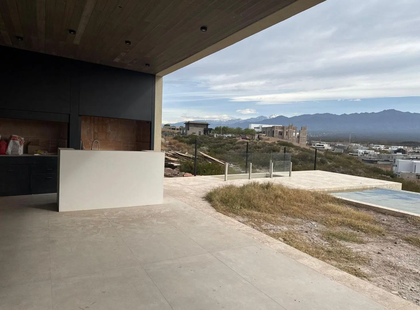 Alquiler Casa en barrio Aguaribay 2