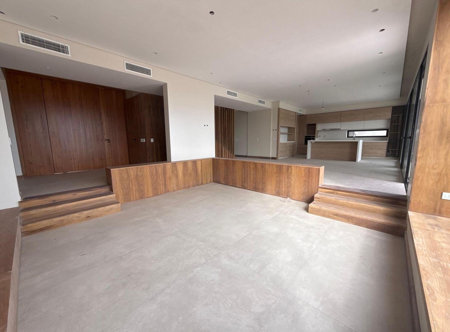 Foto de Alquiler Casa en barrio Aguaribay, imagen 1