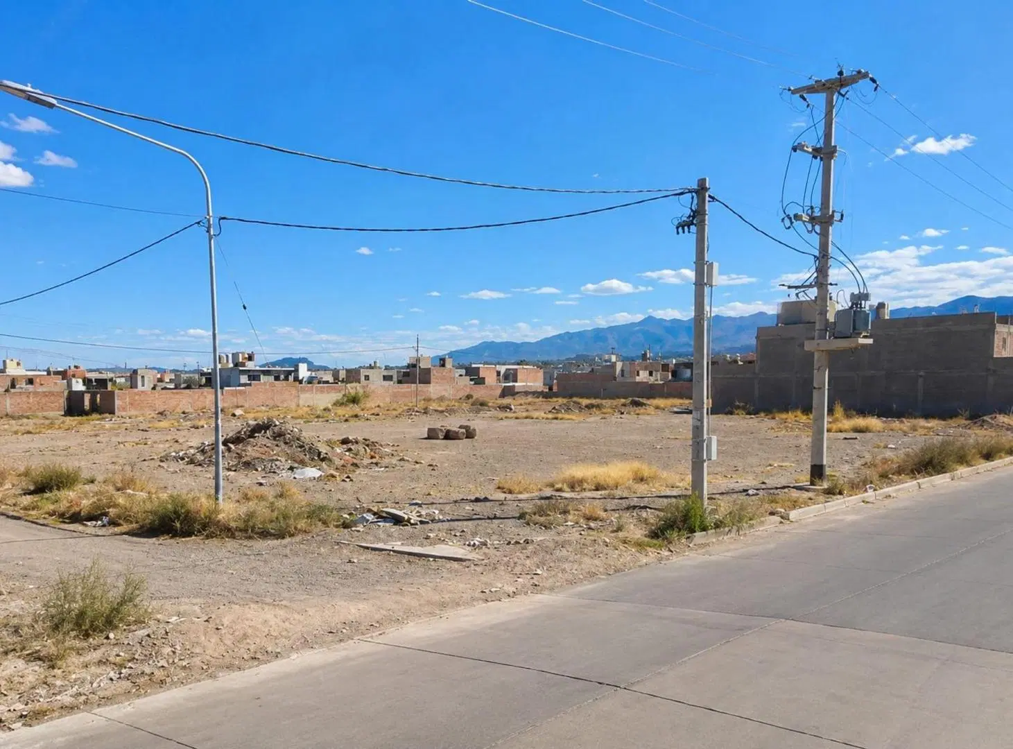 VENTA LOTE ESQUINA- ALMIRANTE BROWN LAS HERAS 2