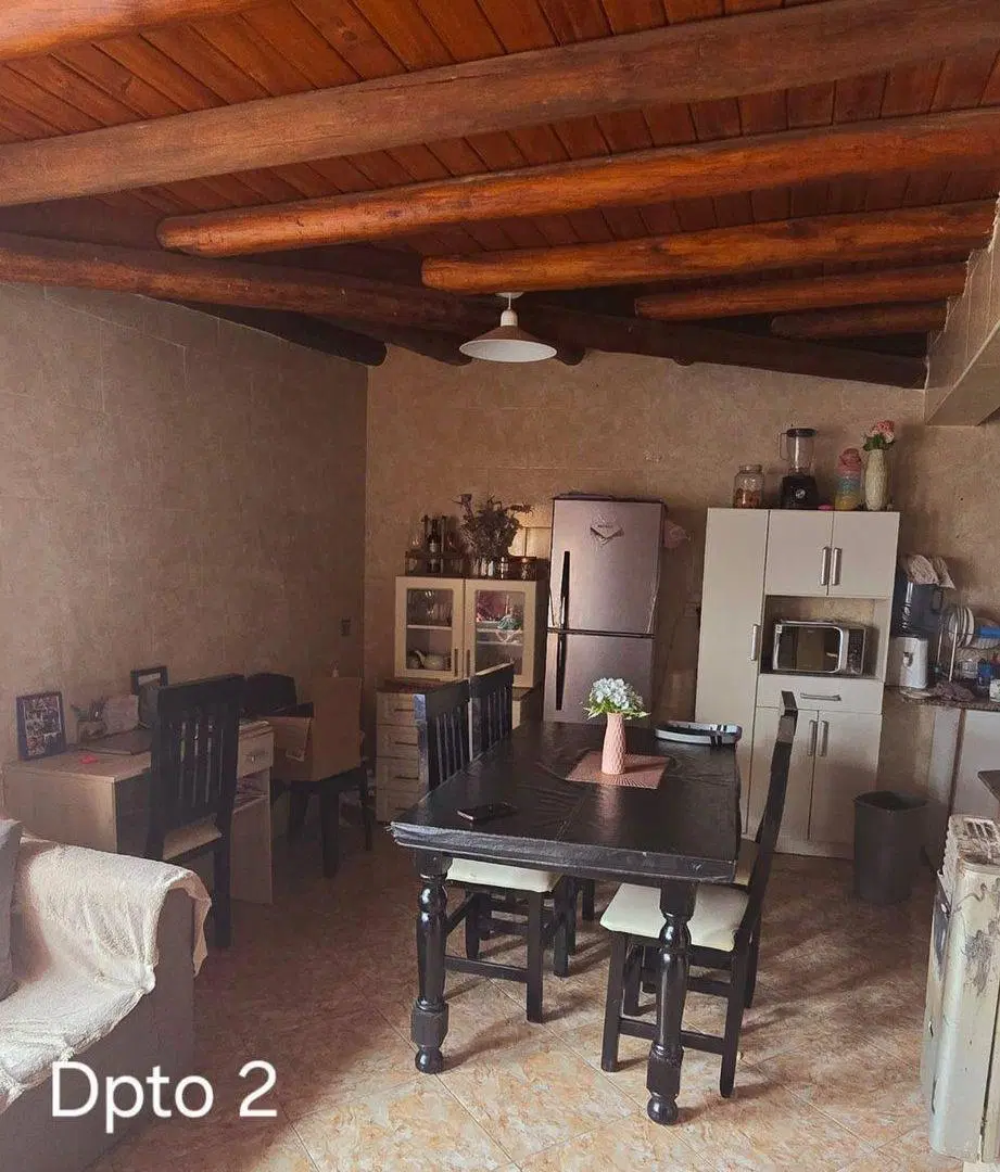VENTA DE CASA + 2 DEPARTAMENTO GUAYMALLÉN 8