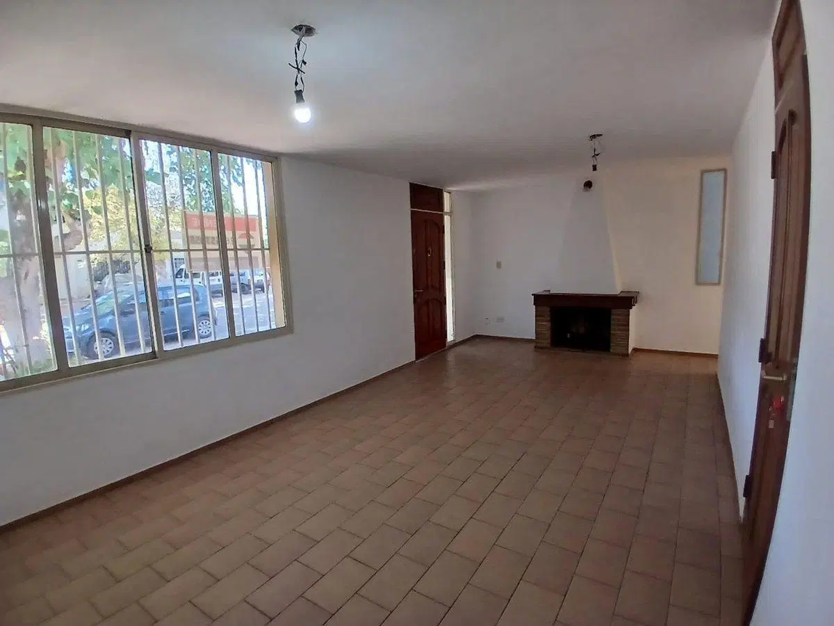 VENTA CASA BARRIO UJEMVI - LAS HERAS 8
