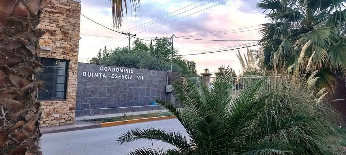 CASA EN VENTA CON PISCINA B PRIVADO CORRALITOS 2