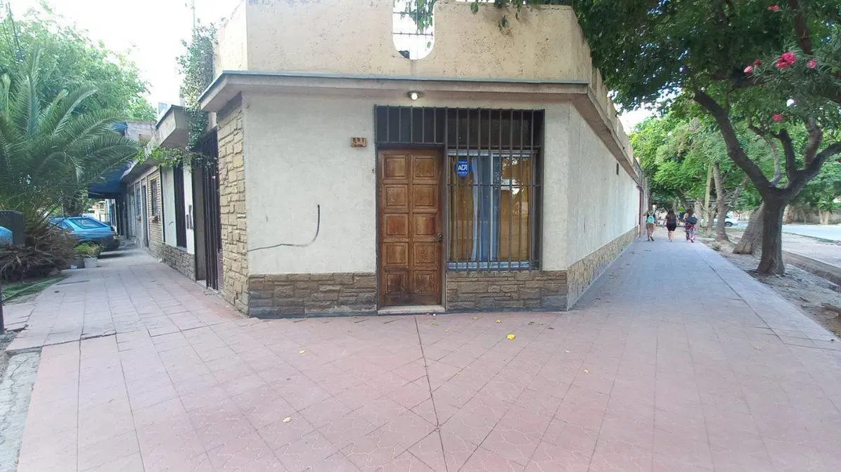 VENTA CASA 4 HAB. Y TALLER MECÁNICO LAS HERAS 2