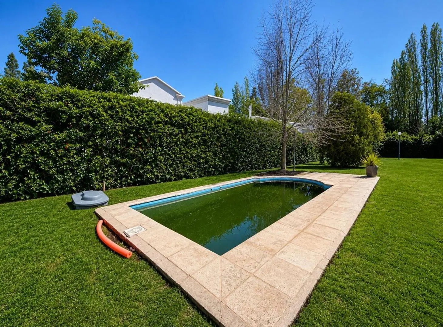 VENTA CASA EN 1 PLANTA C/ PISCINA CHACRAS DE CORIA 4