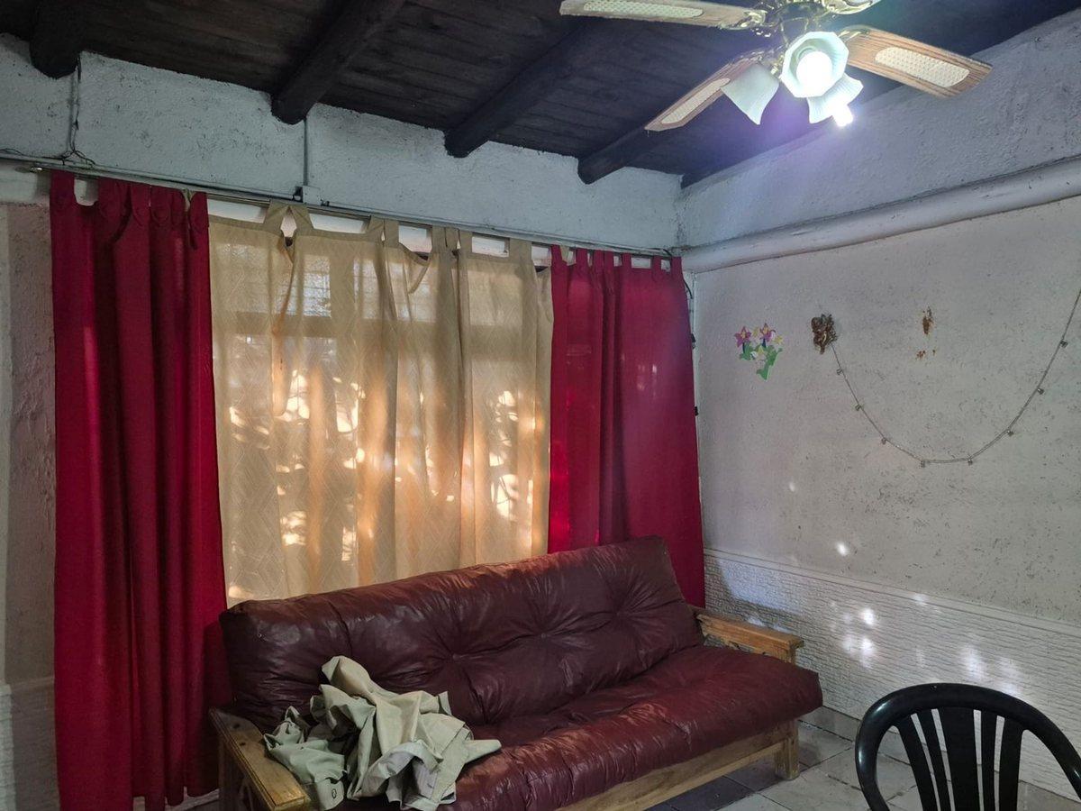 Foto de VENTA CASA QUINTA CON PILETA Y QUINCHO. Guaymallén, imagen 1
