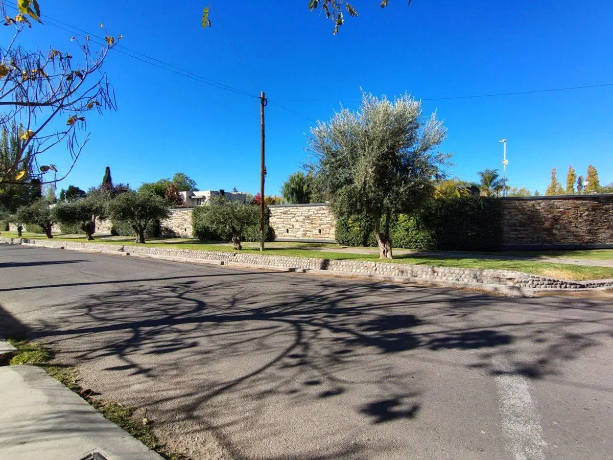 Se vende casa en Chacras de Coria, Mendoza 2