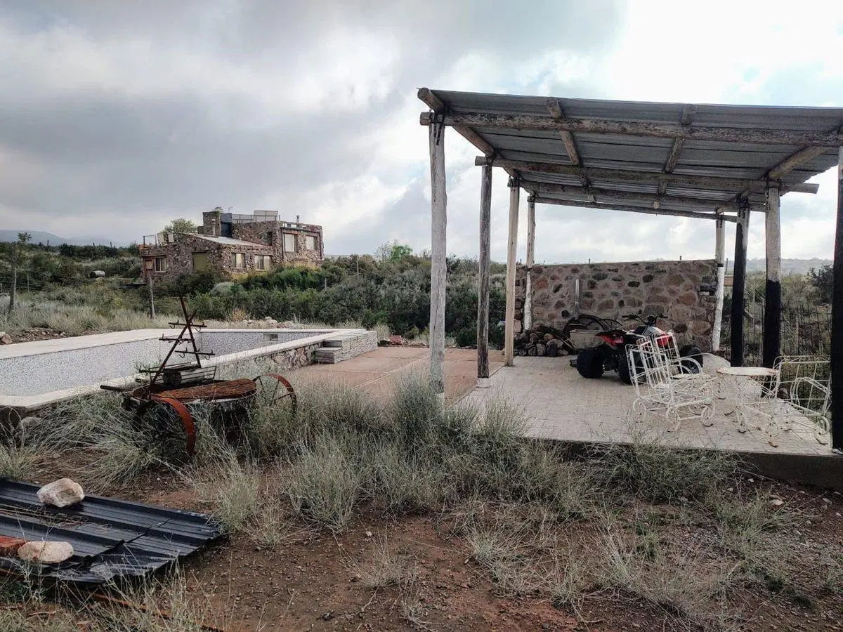 VENTA QUINCHO Y PILETA LA CRUCESITA 4