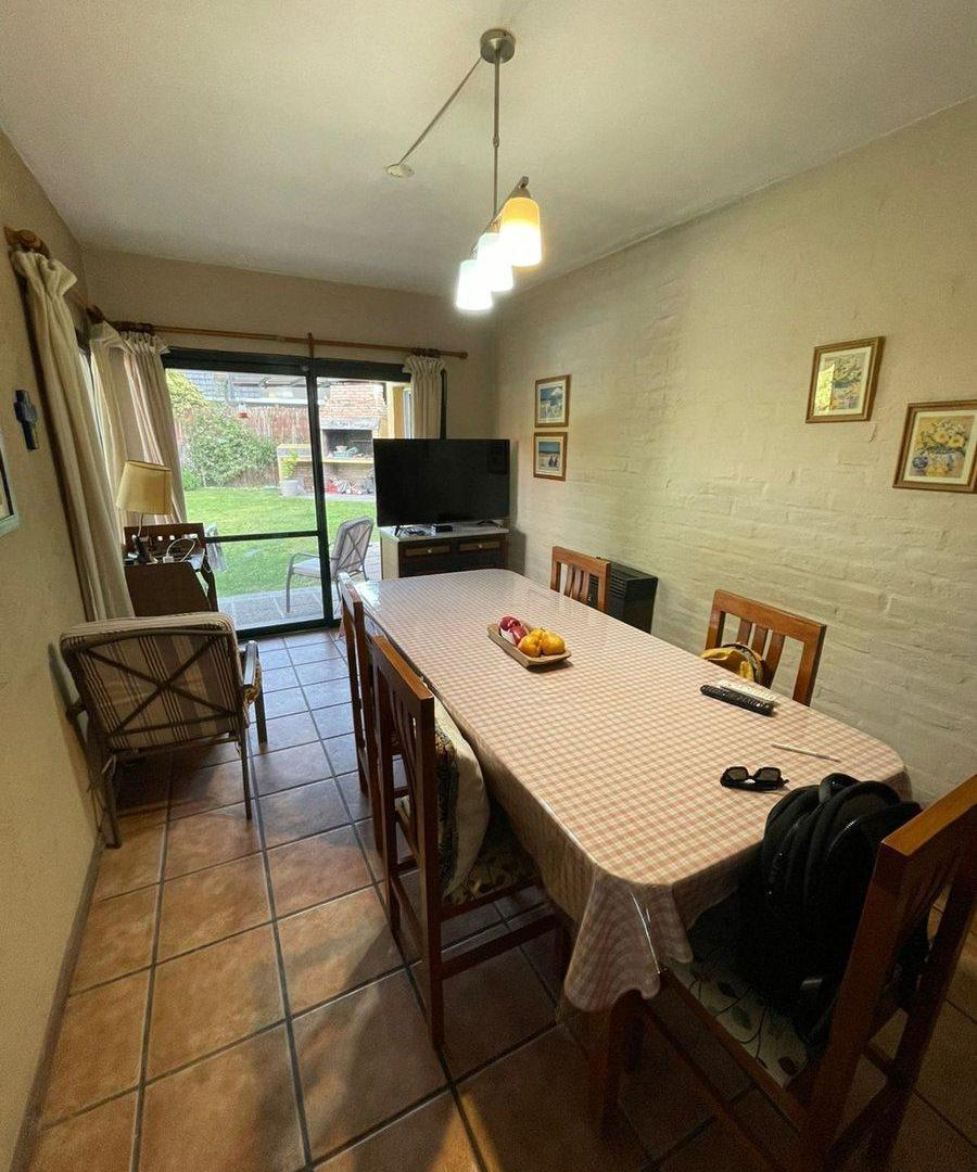 Foto de SE VENDE CASA EN BARRIO DALVIAN CIUDAD DE MENDOZA, imagen 5