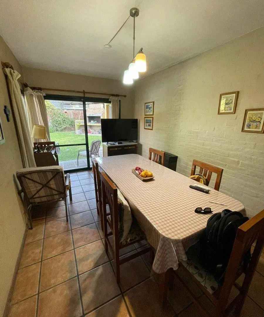 SE VENDE CASA EN BARRIO DALVIAN CIUDAD DE MENDOZA 5