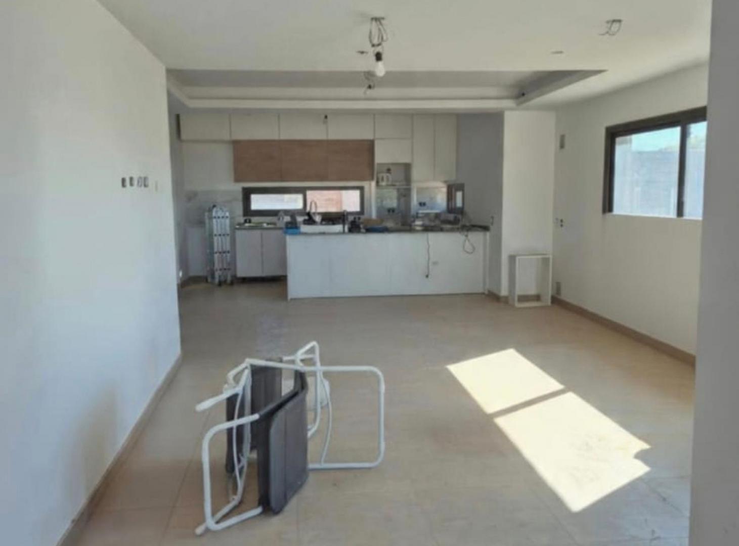 Foto de VENTA CASA DE CATEGORIA A ESTRENAR. Guaymallén, imagen 5