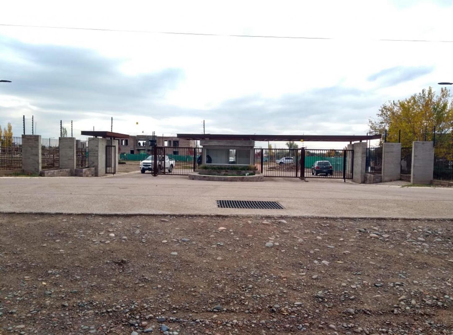 Foto de VENTA LOTE LUJAN BARRIO LA LUISA, imagen 2