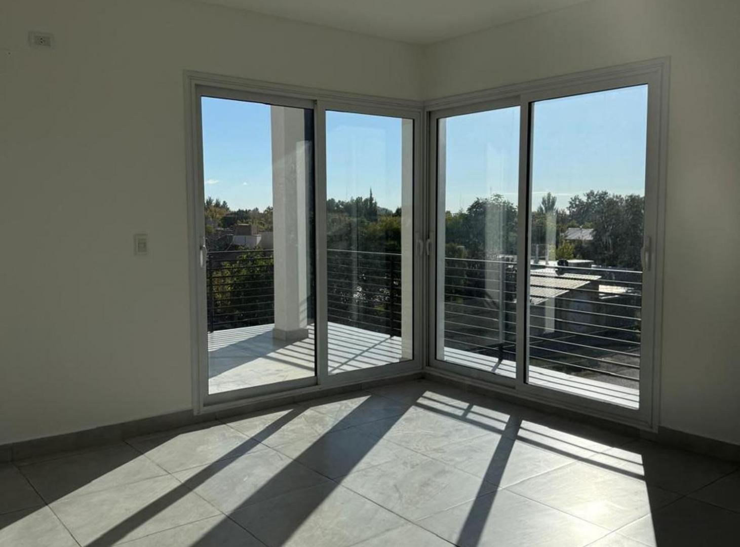 Foto de VENTA: Amplio departamento-terraza y hermosa vista, imagen 5