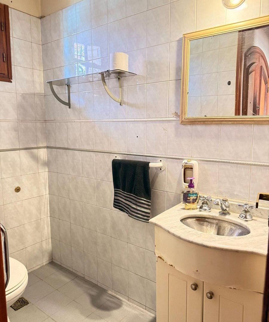 Foto de Venta Casa importante B. Semi privado. Guaymallén, imagen 2