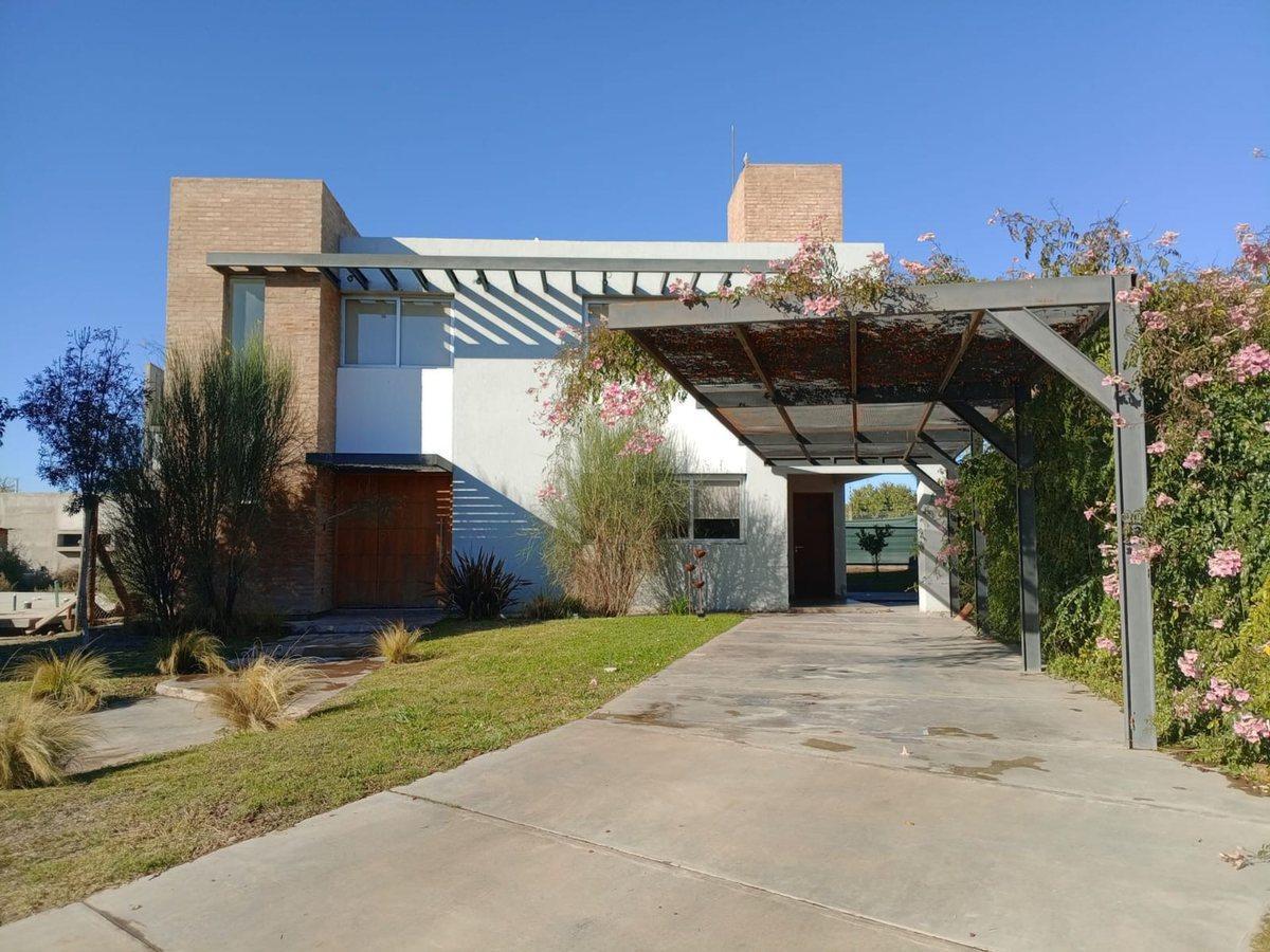 Foto de Casa a la venta en B Las Cortaderas 2. Guaymallén, imagen 3