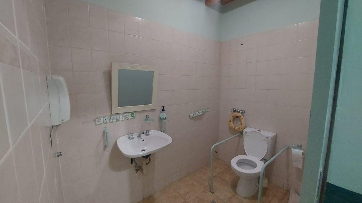 Foto de VENTA CASA BAÑOS ADAPTADOS CONSULTORIO GUAYMALLÉN, imagen 1