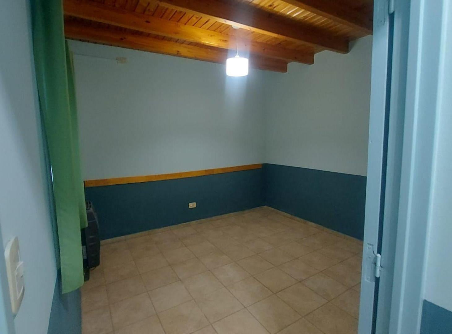 Foto de VENTA CASA BAÑOS ADAPTADOS CONSULTORIO GUAYMALLÉN, imagen 3