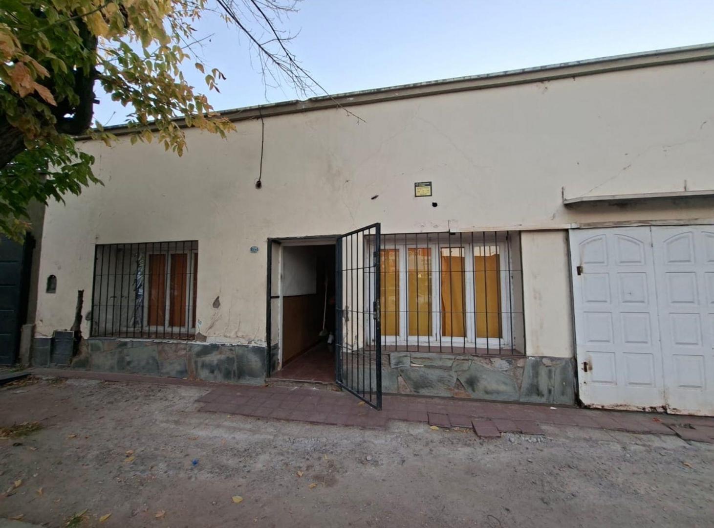 Foto de CASA EN VENTA A RECICLAR – DORREGO, GUAYMALLÉN, imagen 1