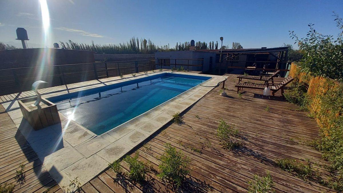Foto de Venta de casa con pileta, Guaymallén, imagen 1