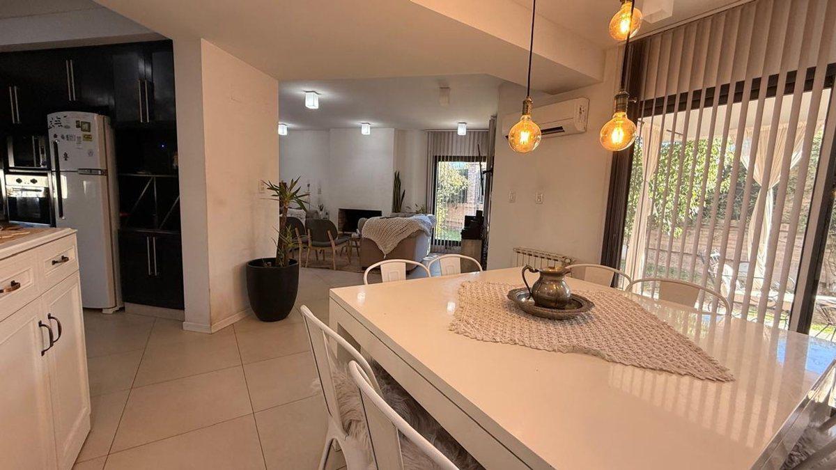 Foto de Barrio Privado,Guaymallen. RESIDENCIA DE CATEGORIA, imagen 4
