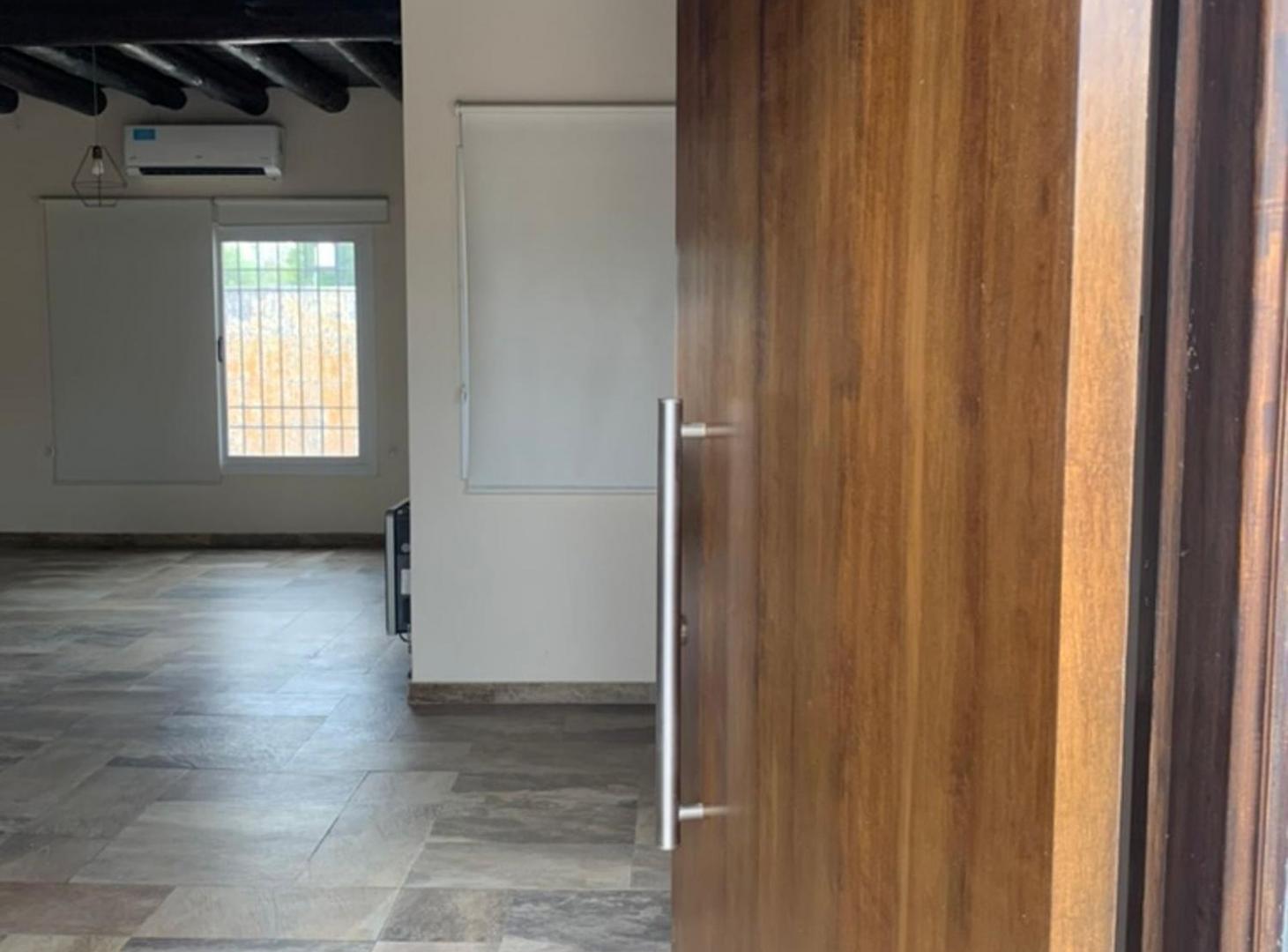 Foto de HERMOSA CASA A LA VENTA EN GUAYMALLEN, imagen 4