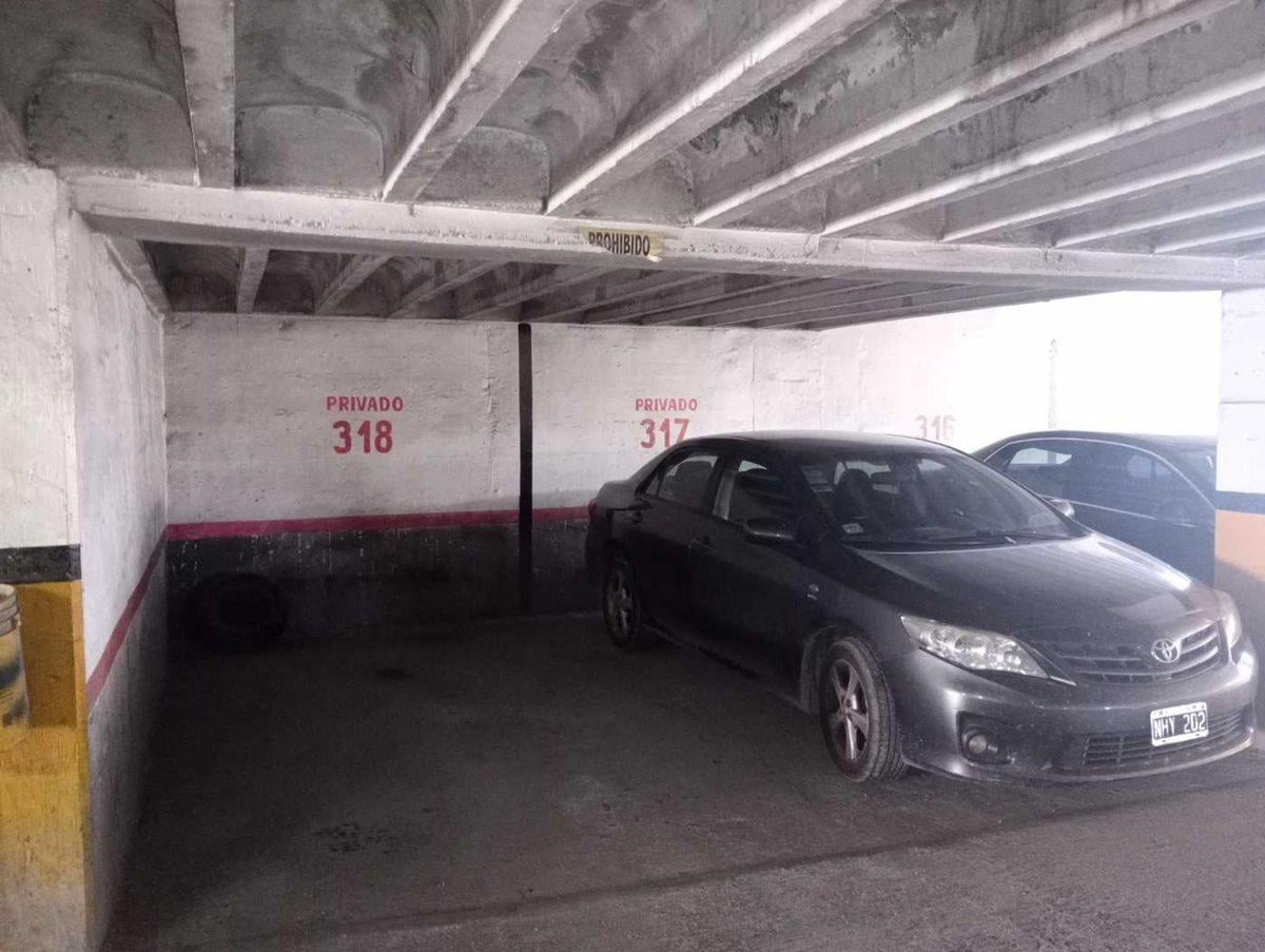 Foto de VENTA COCHERA FIJA CALLE RIOJA CIUDAD MZA, imagen 1