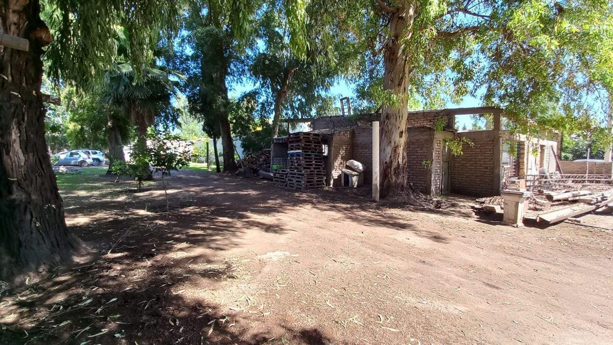 Foto de VENTA DE QUINTA, 3 CASAS+SALON COMERCIAL, PISCINA., imagen 4
