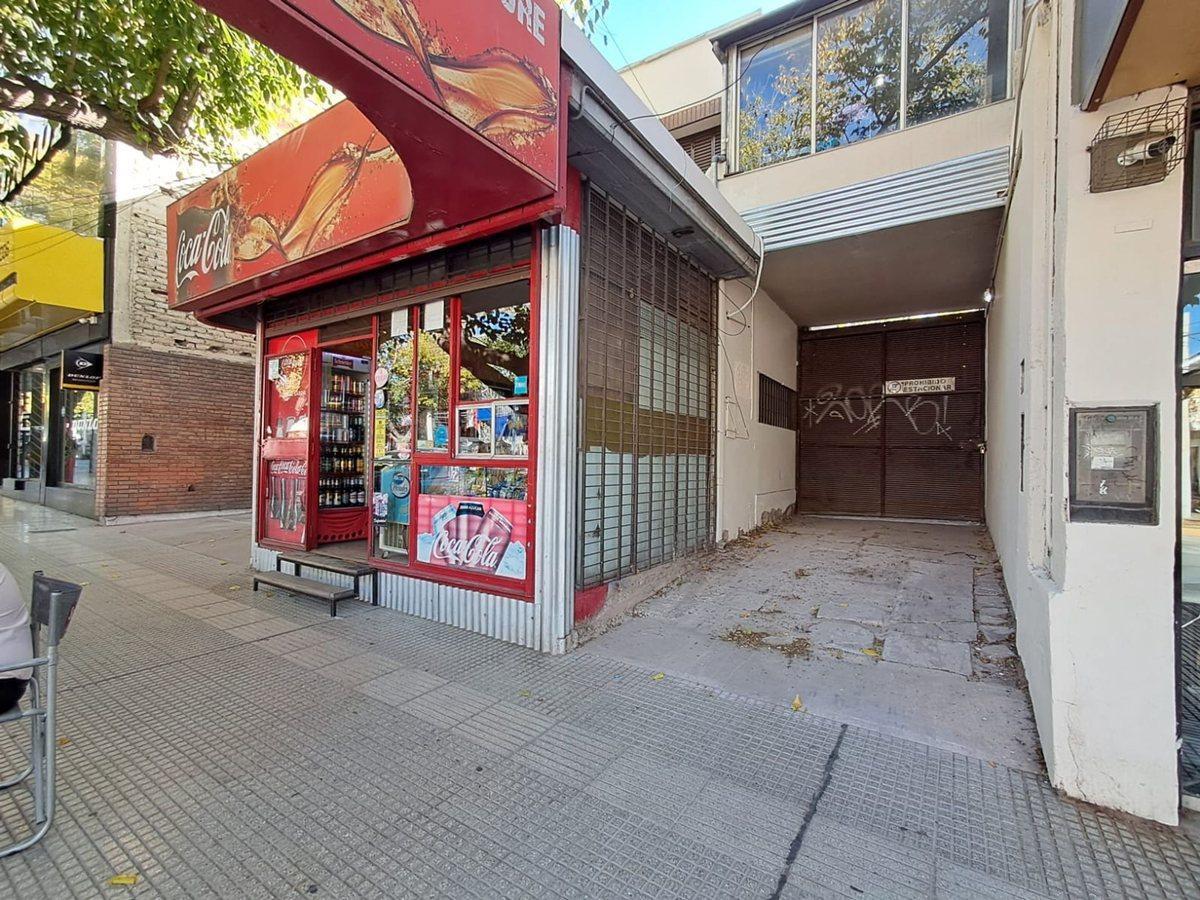 Foto de CASA EN VENTA CON IMPORTANTE TERRENO EN GODOY CRUZ, imagen 4
