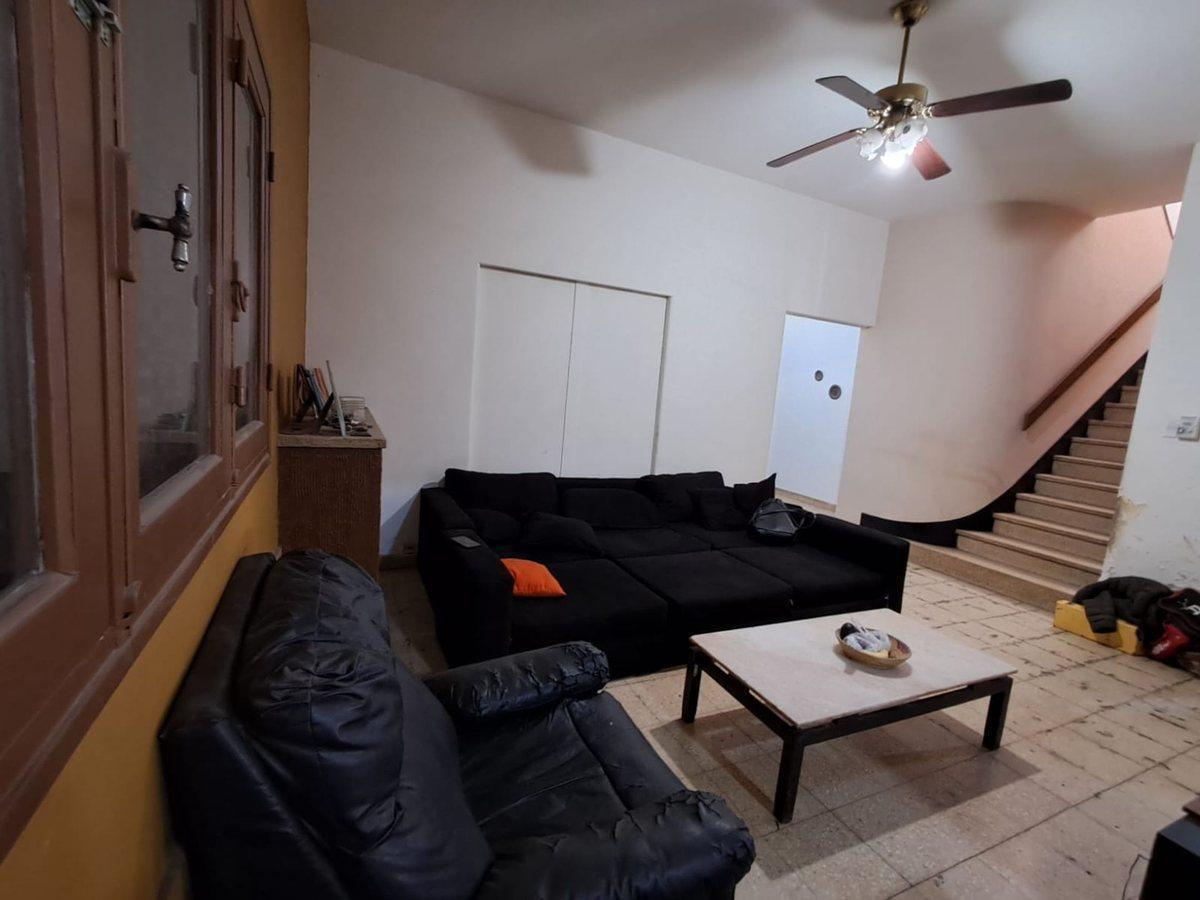 Foto de CASA EN VENTA CON IMPORTANTE TERRENO EN GODOY CRUZ, imagen 3