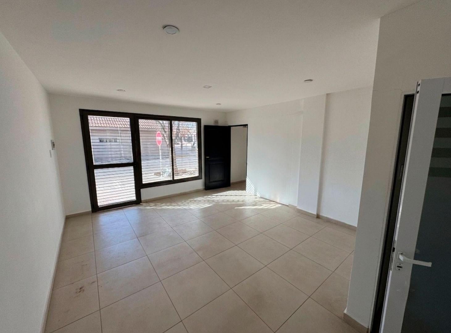 Foto de ALQUILER LOCAL COMERCIAL - CONSULTORIO /OFICINA, imagen 1