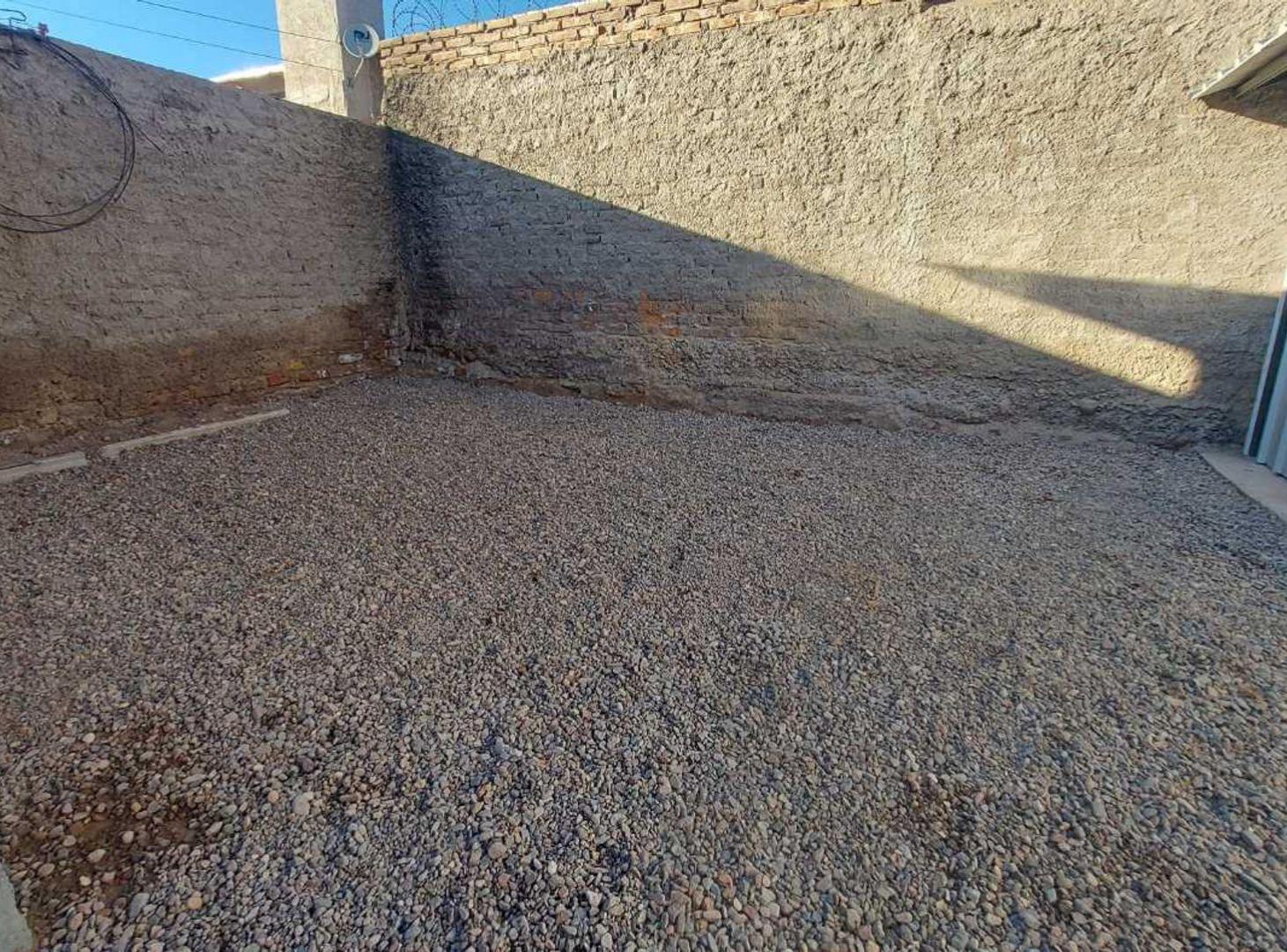 Foto de CASA EN ALQUILER 2 DORMITORIOS COCHERA GODOY CRUZ, imagen 2