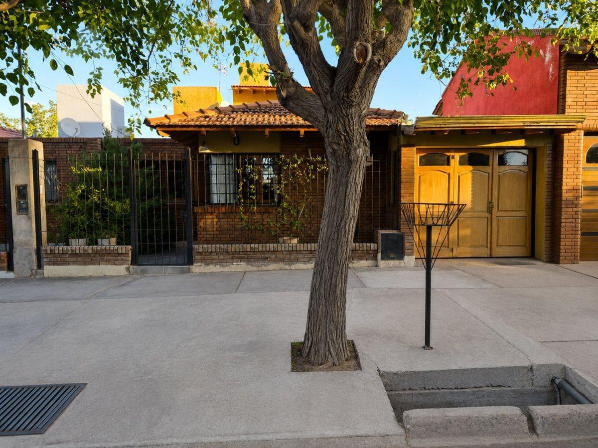 Foto de CASA EN VENTA BARRIO SOLARES DE URQUIZA GUAYMALLEN, imagen 4