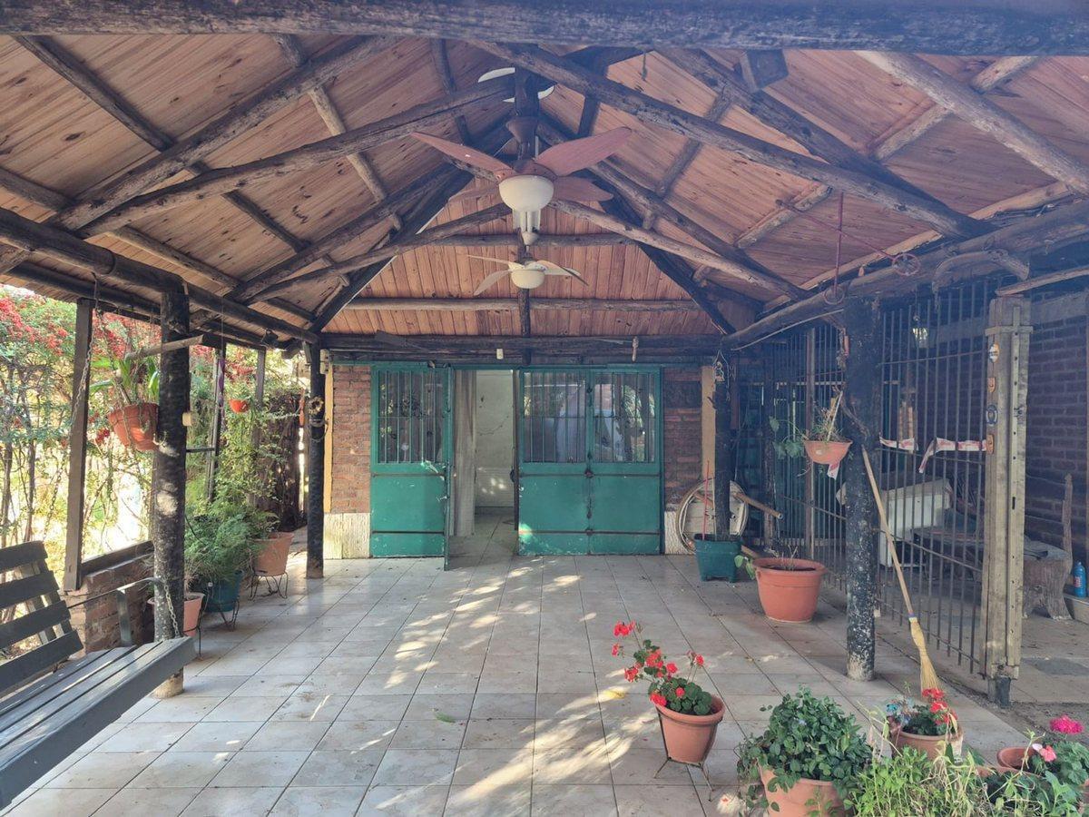 Foto de VENTA CASA QUINTA CON PILETA Y QUINCHO. Guaymallén, imagen 2