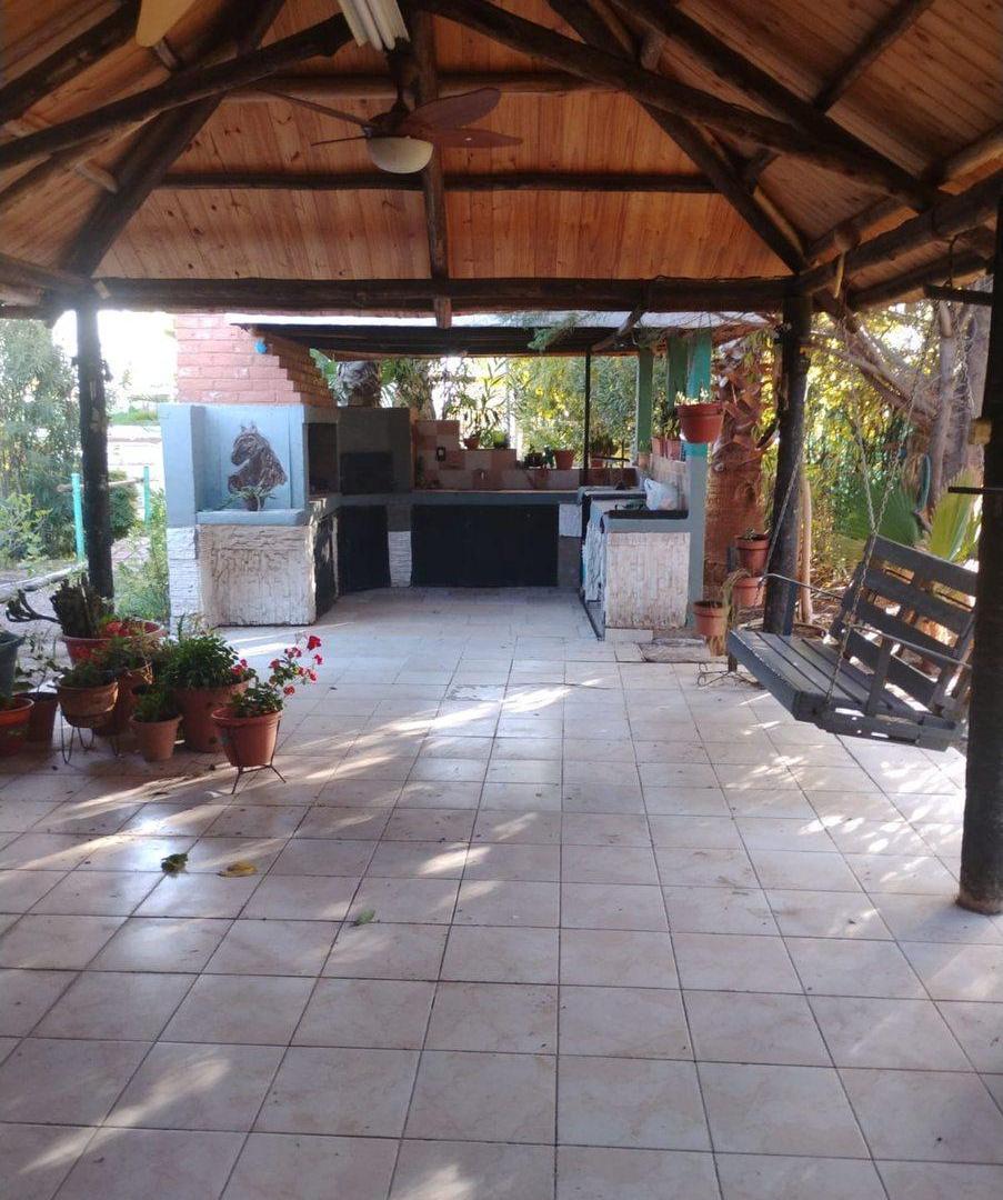 Foto de VENTA CASA QUINTA CON PILETA Y QUINCHO. Guaymallén, imagen 3
