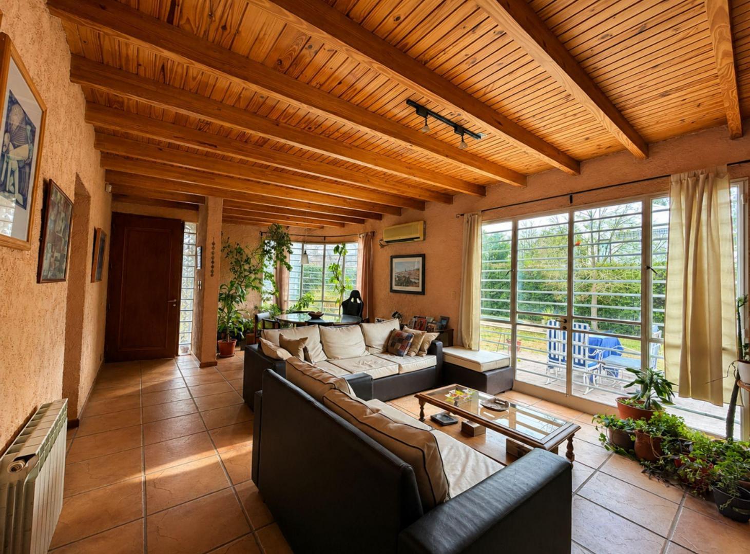 Foto de VENTA CASA EN 1 PLANTA C/ PISCINA CHACRAS DE CORIA, imagen 1