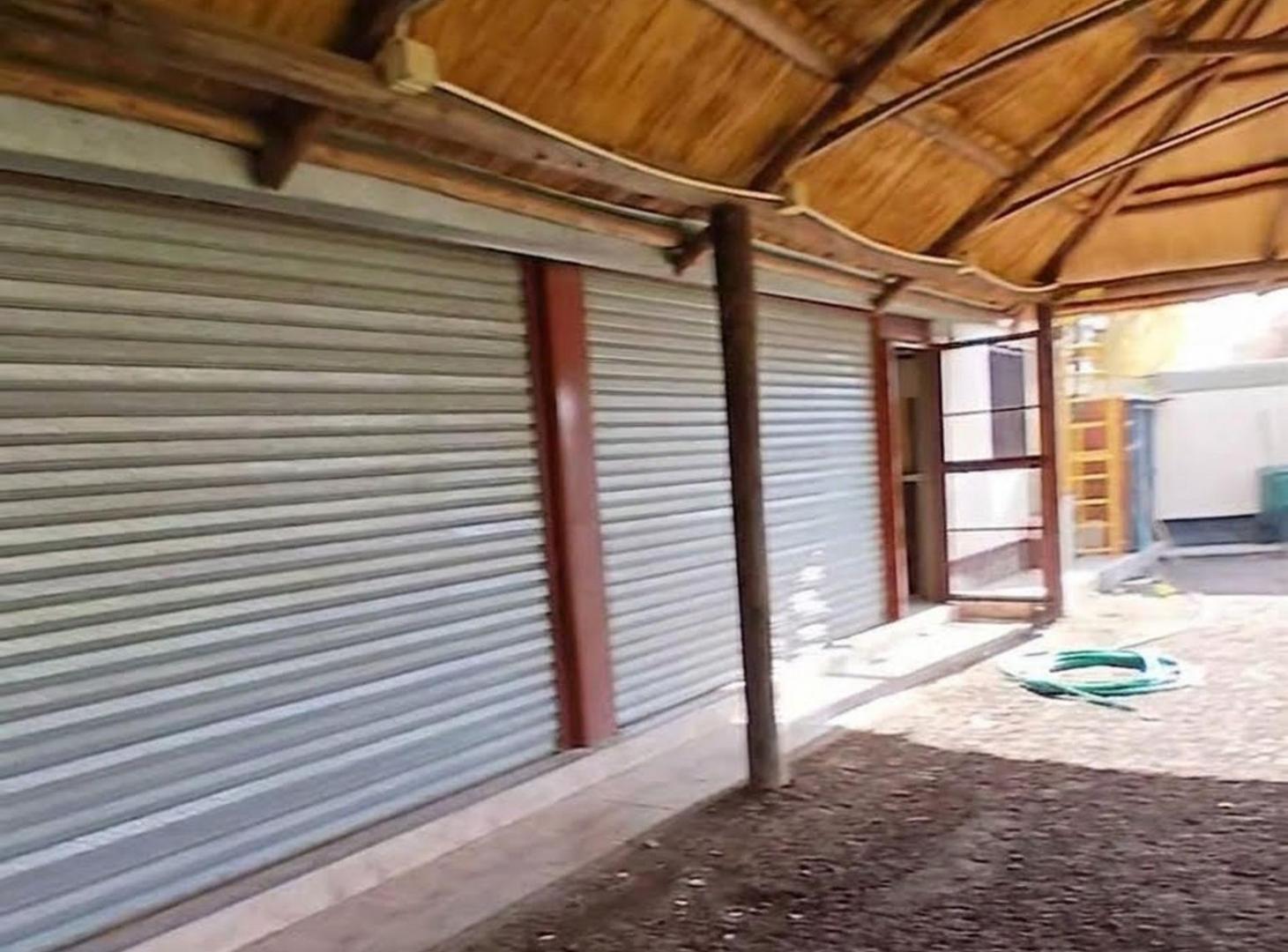Foto de Casa con Quincho, Pileta y Salón, imagen 5