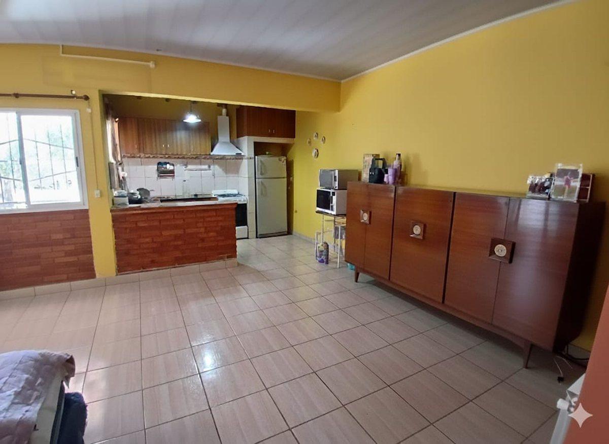 Foto de Casa con Salón + Quincho y Pileta, imagen 1